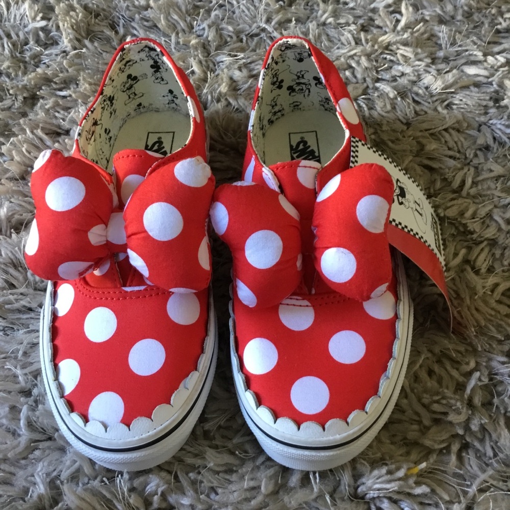 VANS X Disney Minnie Mouse Old Skool Shoe/Sneaker,  2.5 kids